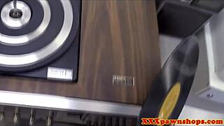 Tattooed Amateur Pawnshop Facial After Oral