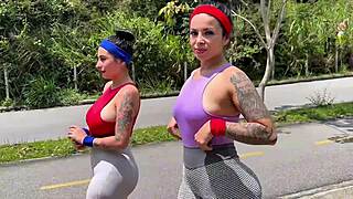 squirt extremo facial de mi amiga y anal con verga de novio en gym publico 
