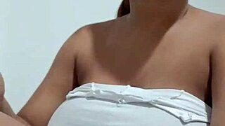 ugh i hate when hubby shoves his dick in while i'm doing my nails 😩💅 homemade preggo blowjob