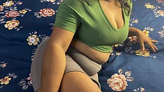 I fucked Desi Indian neighbor aunty with full masti in viral MMS