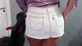 Sexy Tease in Everyday Heat
