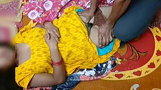 Mumbai aunty slurps neighbor cock like a pro slut