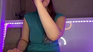 DOUBLE PENETRATION CLOSE UP ON WET BBW PUSSY WITH FAT TITS BOUNCING