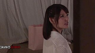 สาว JAV อมัทเยอร์ ยูอะ อาริกะ ล่อด้วยดูดควยยั่ว