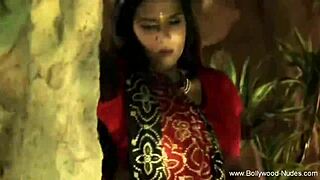 Sensual Indian babe teases with erotic oriental dance movements nude