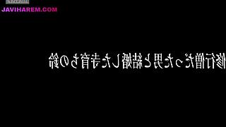 Stepmom fucks my friend secretly on family trip legendado