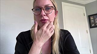 Girlfriend's Mom Alex Adams Mommy Sex Lesson