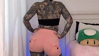 oh man trying on these tight gym leggings got me so horny melody radford style