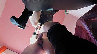 Punizione per sorellastra: sculacciata e tirata dalla treccia italiana