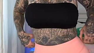 oh man trying on these tight gym leggings got me so horny melody radford style