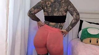 oh man trying on these tight gym leggings got me so horny melody radford style