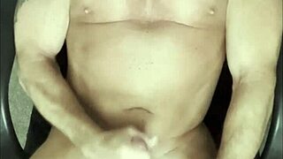 muscular bodybuilder unloads four massive cumshots in one day
