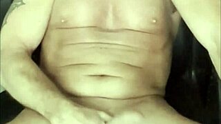 muscular bodybuilder unloads four massive cumshots in one day
