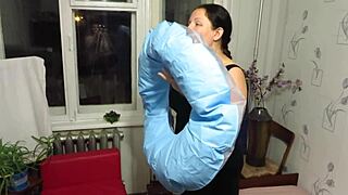 hey you ever seen a milf blow up beach balloons while fetish playin with big ass and tits in nylons?