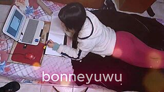 Bonneyuwu Bends Petite Ass Up on Bed While Studying Seductively