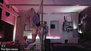 ellidollx strips her narrow ass teasing like a pro housewife