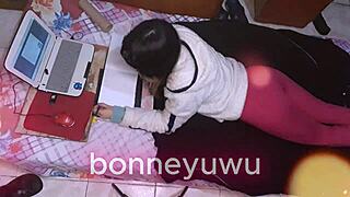 Bonneyuwu Bends Petite Ass Up on Bed While Studying Seductively
