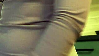 womanizer toy triggers her mind blowing squirting orgasm