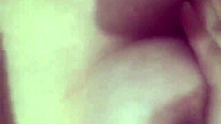 hey mira como me masturbo las tetas latinas en la ma�ana