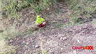 komal tum aise hi kisi ke khet me mutti rehti ho ab main teri gaand me lund daalunga