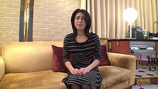 Wanna see this asian mature lady suck cock then fuck hard in bed?