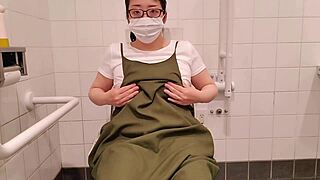 hey wife, you masturbate so wildly in the toilet like crazy