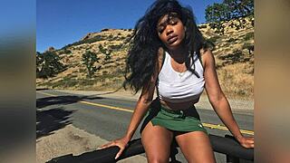 SZA's curves spark explosive jerk-off tribute frenzy.