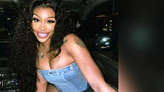 SZA's curves spark explosive jerk-off tribute frenzy.