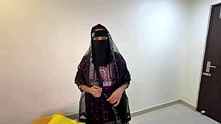 safada latina rides monster cock deep