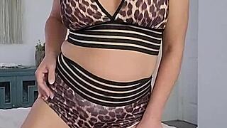 stroke yourself for step mommy goddess brianna beach