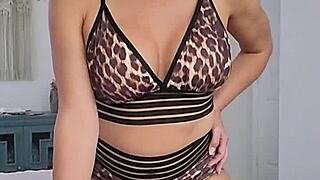 stroke yourself for step mommy goddess brianna beach