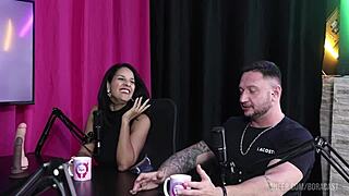 duas gostosas com peitos pra fora boquete e buceta fodida gemendo molhadinha bruna carlos matheus caetano kel abate bruno abate