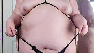 Bouncy bbw shakes huge ass in lingerie