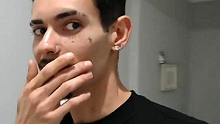 Fomos pegos no flagra pelo amigo do meu marido