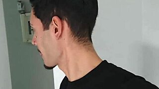 Fomos pegos no flagra pelo amigo do meu marido