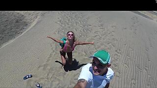 Travel show driver in gran canaria dunes with sasha