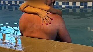 seduzi o hospede dotado na piscina do hotel levei pro meu quarto