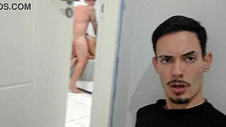 Fomos pegos no flagra pelo amigo do meu marido