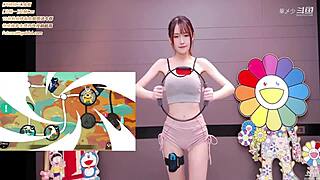 korean bj dance with sexy asian babe moving her body
