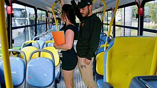 mostrei meu pau para uma estudante em onibus