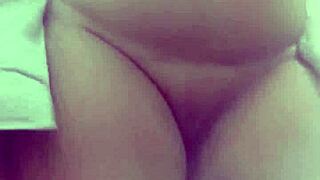 Pregnant mom shows off naked in shower 😍