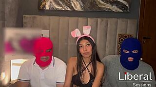 A Mi Traje De Conejita Le Hace Falta La Colita De Conejo