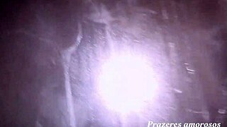 Corno me de deixa foder sem camisinha na cabine glory hole com desconhecido