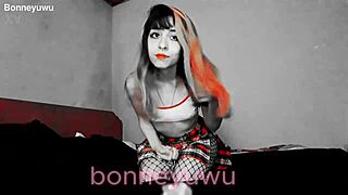 bonneyuwu - 5 28 muestro mis bragas de colegiala