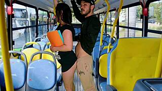 mostrei meu pau para uma estudante em onibus