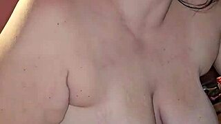 redhead milf toes cum