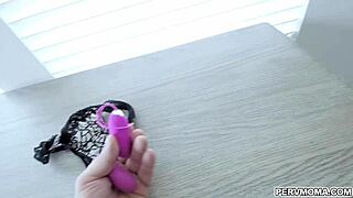 Step bro finger fuck elles wide stretched wet pussy
