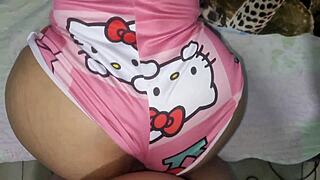 Curvy Venezuelan Wife Dances And Offers Her Body