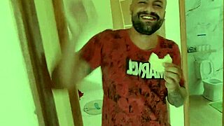 Brincadeira na praia com novinha carioca menage and creampie