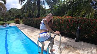 Lola Bunnies Yessica Bunny Pool Outdoors Slow Release